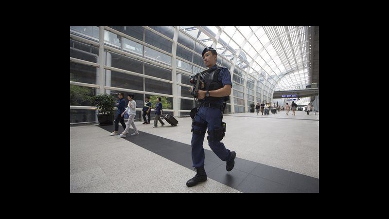 Hong Kong, compagnie aereo e scalo in allerta dopo minaccia bomba