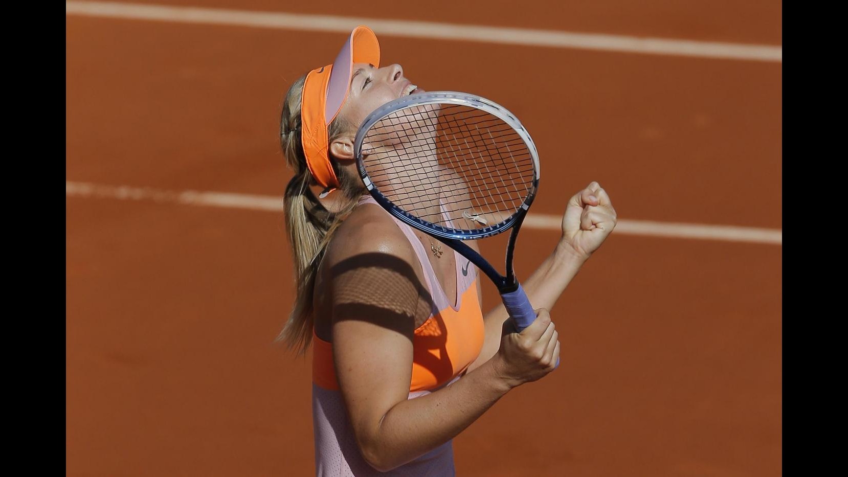 Tennis, Roland Garros: Sharapova-Halep in finale, fuori Bouchard e Petkovic
