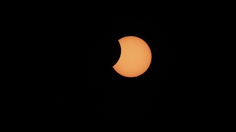 Australia, scienziati e curiosi ammirano eclissi anulare del Sole