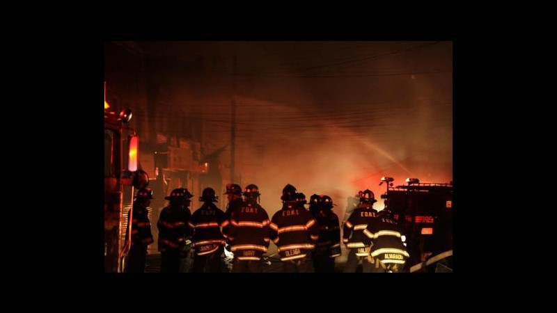 New York, grave incendio a Staten Island: almeno 34 feriti