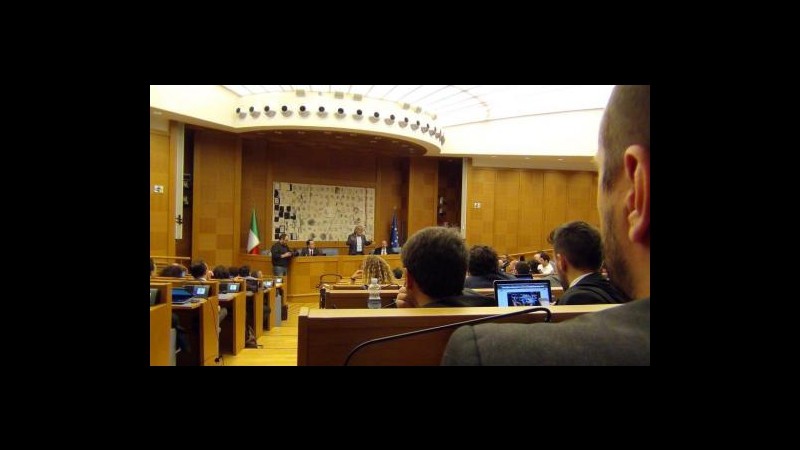 M5S, Grillo ai suoi su diaria: Vaffa a soldi, black list