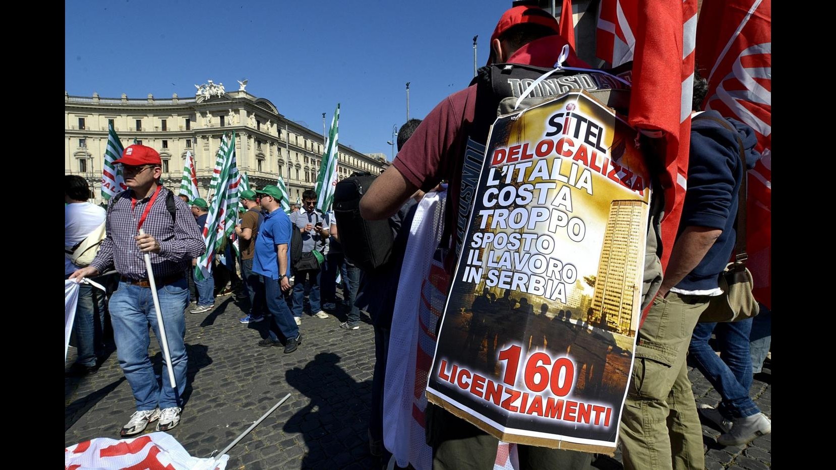 Roma, sciopero operatori call center: Renzi ci aiuti, Damiano dacce na mano