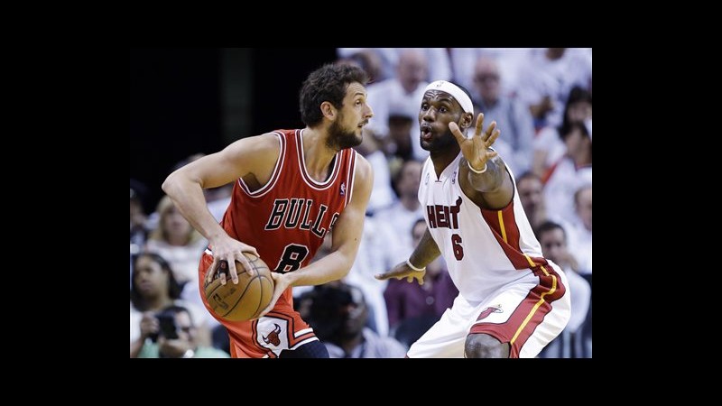 Nba, playoff: Belinelli non basta, Chicago travolta a Miami. Spurs ko