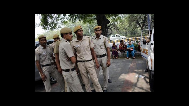 India, resiste a tentativo di stupro: uccisa davanti a figli