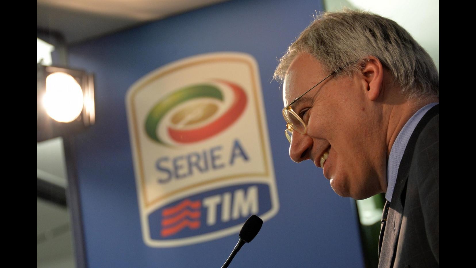 Calcio, diritti tv: presidenti Serie A arrivati in assemblea, notte di trattative