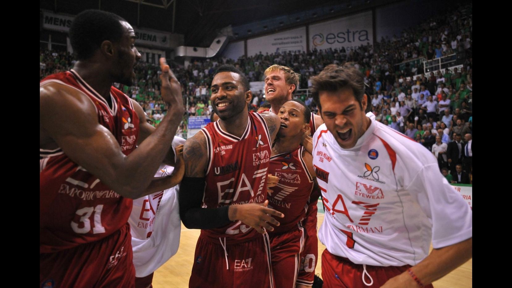 Basket, finale scudetto: Milano espugna Siena 74-72, si va a gara-7
