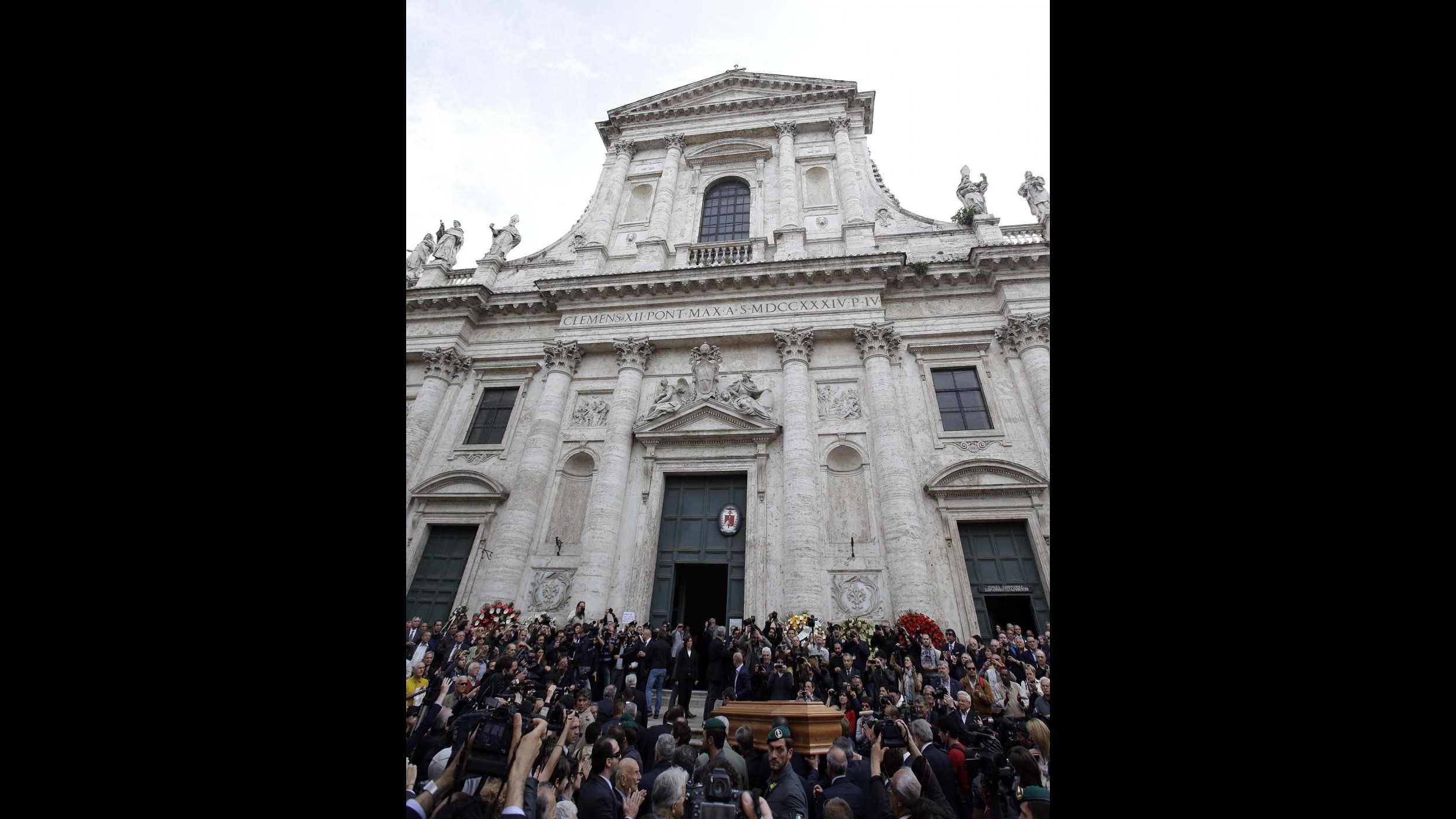Il funerale di Andreotti: folla e tanti politici per l’ultimo saluto