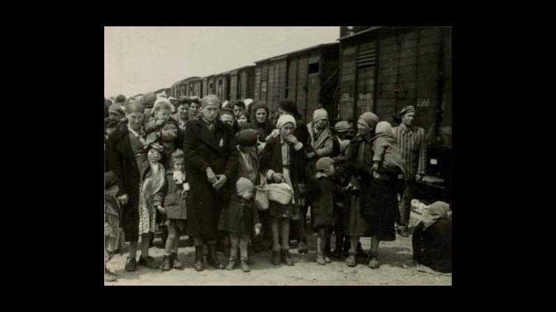 Presunta guardia di Auschwitz arrestata in Germania, ha 93 anni