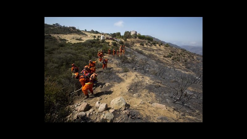 Usa, incendio in California domato all’80% anche grazie a pioggia