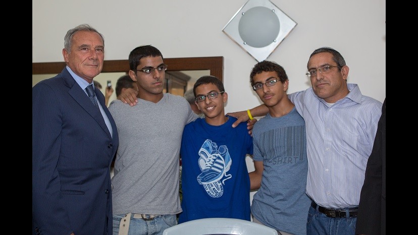 Medioriente, Grasso incontra famiglia uno dei ragazzi israeliani rapiti