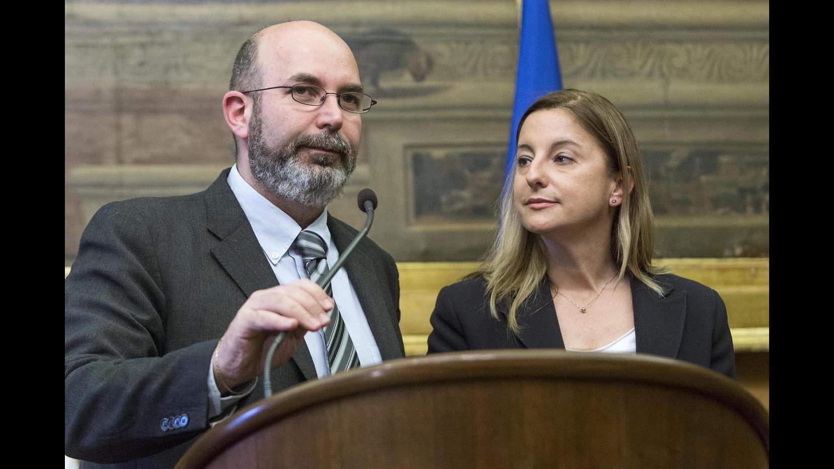 Imu, Crimi (M5S): Sì a decreto ma con limiti di reddito