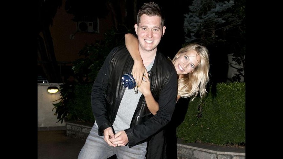 Michael Bublé fiero della propria virilità: Ho un brutto corpo, tranne lì…