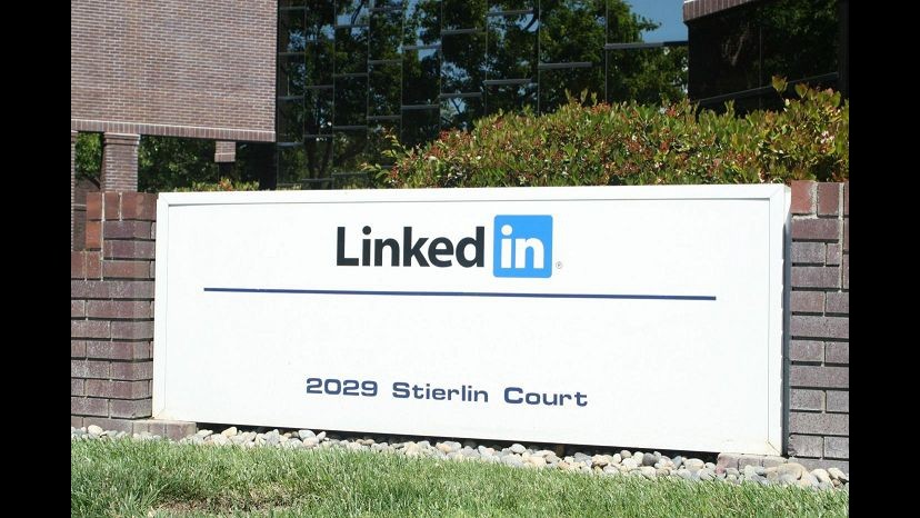 Linkedin, balzo utili nel I trimestre ma outlook sui ricavi delude