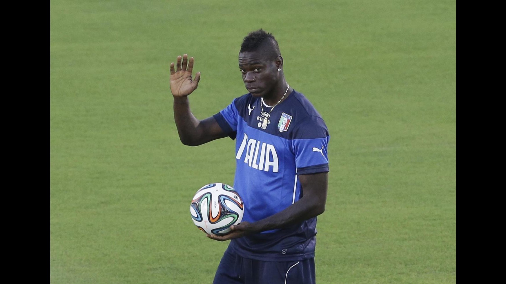 Arsenal insiste per Balotelli, incontro Wenger-Raiola in Brasile