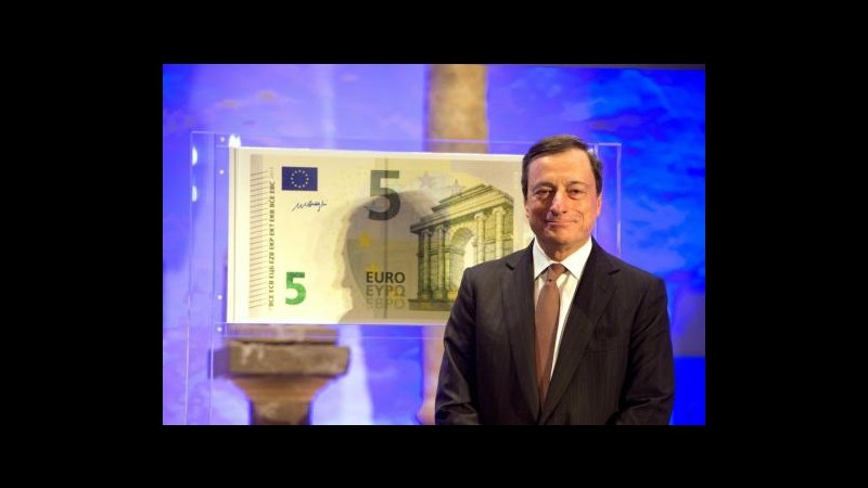 Bce, Draghi presenta nuova banconota, cresce ‘generazione euro’