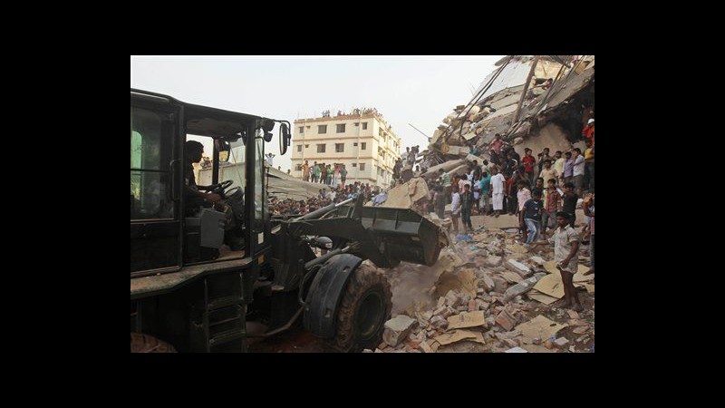 Bangladesh, salgono a 430 morti per crollo Dacca, 149 i dispersi