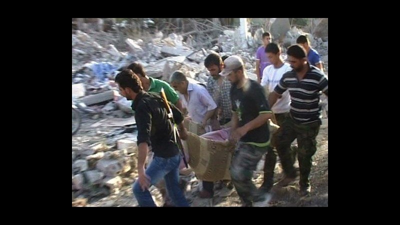 Siria, combattenti Isil conquistano città vicino a confine con Iraq