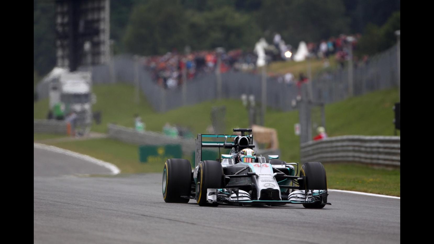 F1, Gp Austria: Hamilton davanti a Rosberg in seconde libere, Alonso 3°
