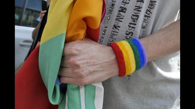 Gay, insulti omofobi su twitter a giornalista l’Espresso