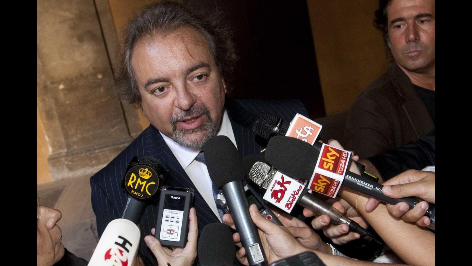 Giustizia, Giarrusso (M5S): Renzi smantella i Tar. Pagano i cittadini
