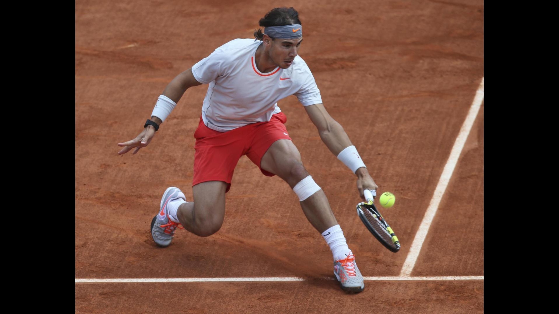 Roland Garros, Nadal soffre ma vince. Vinci e Fognini al 2° turno