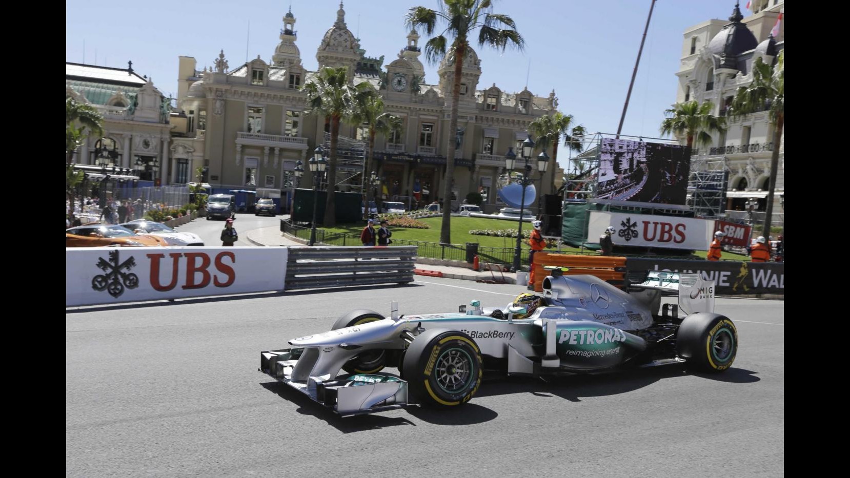 F1: test privato gomme a Barcellona, scoppia polemica su Mercedes