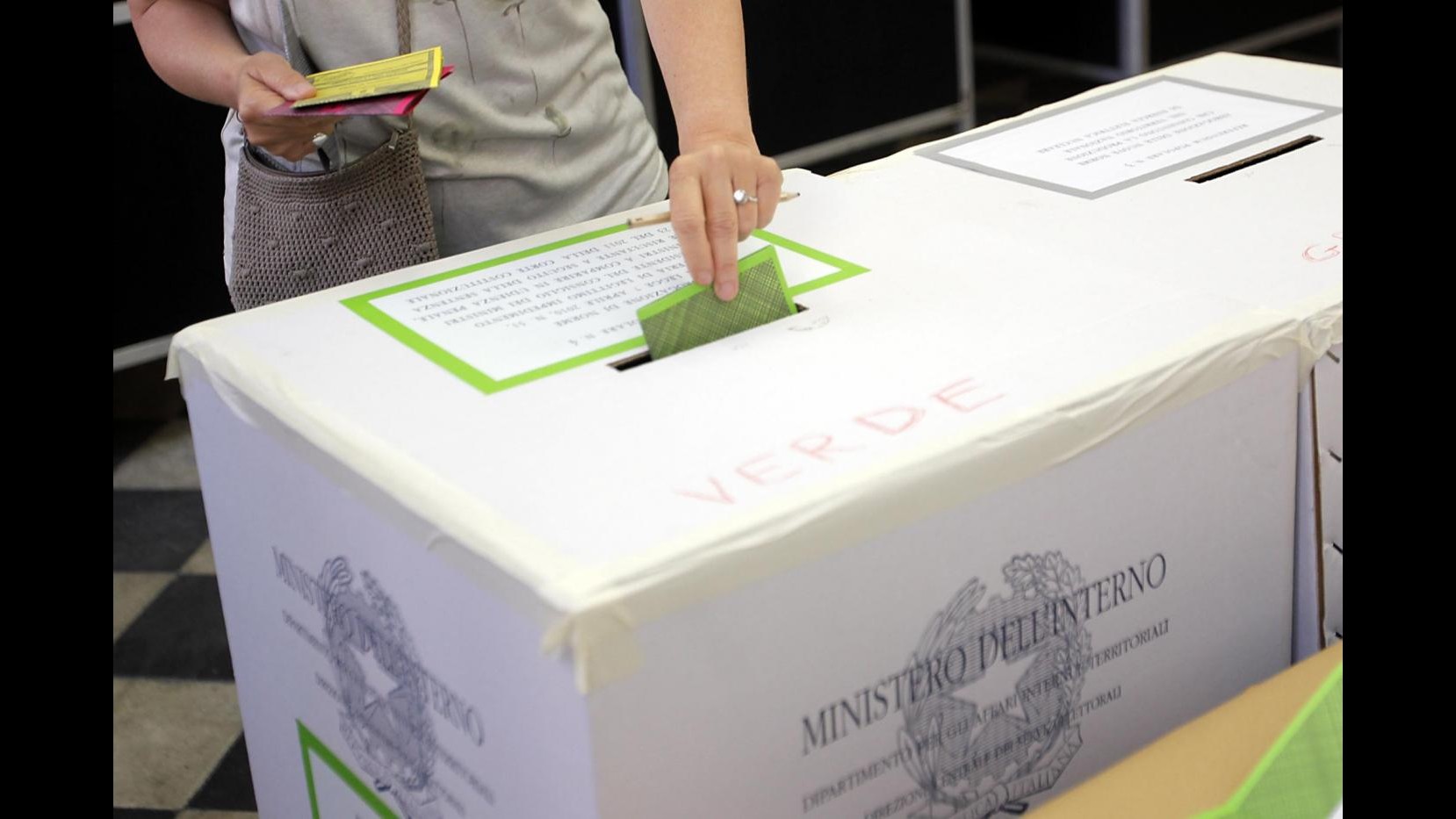 Oggi al voto 564 comuni fra cui Roma e Ancona, seggi aperti dalle 8