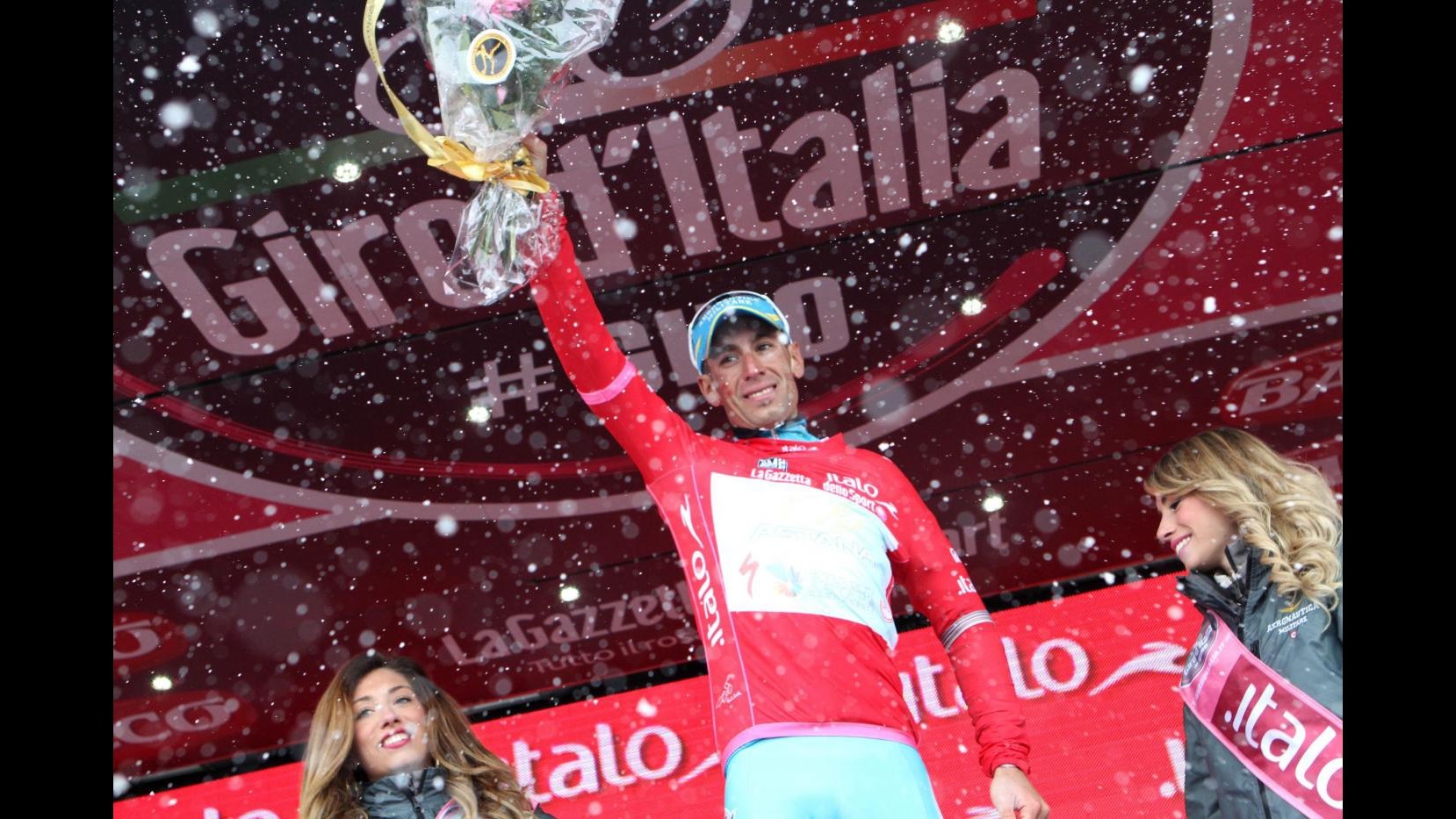 Giro, Nibali da leggenda: trionfa sulle Tre Cime e prepara la festa
