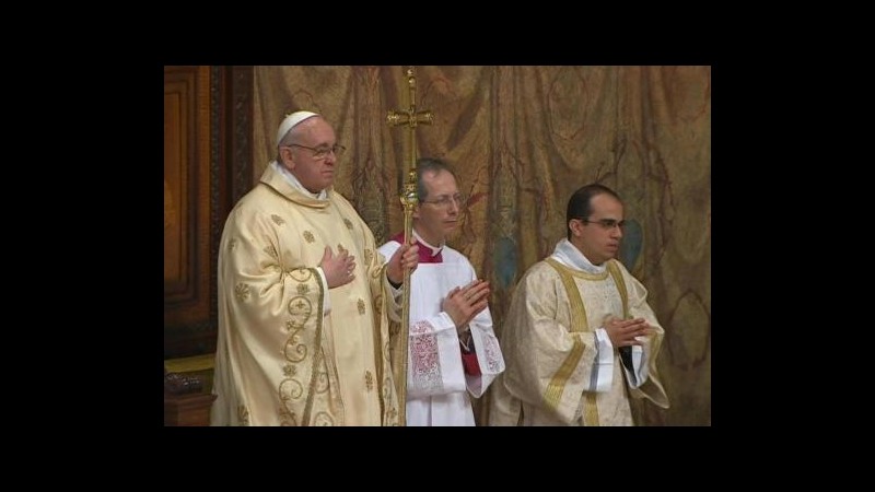 Vaticano, Papa: Chiesa è di tutti, non solo del clero