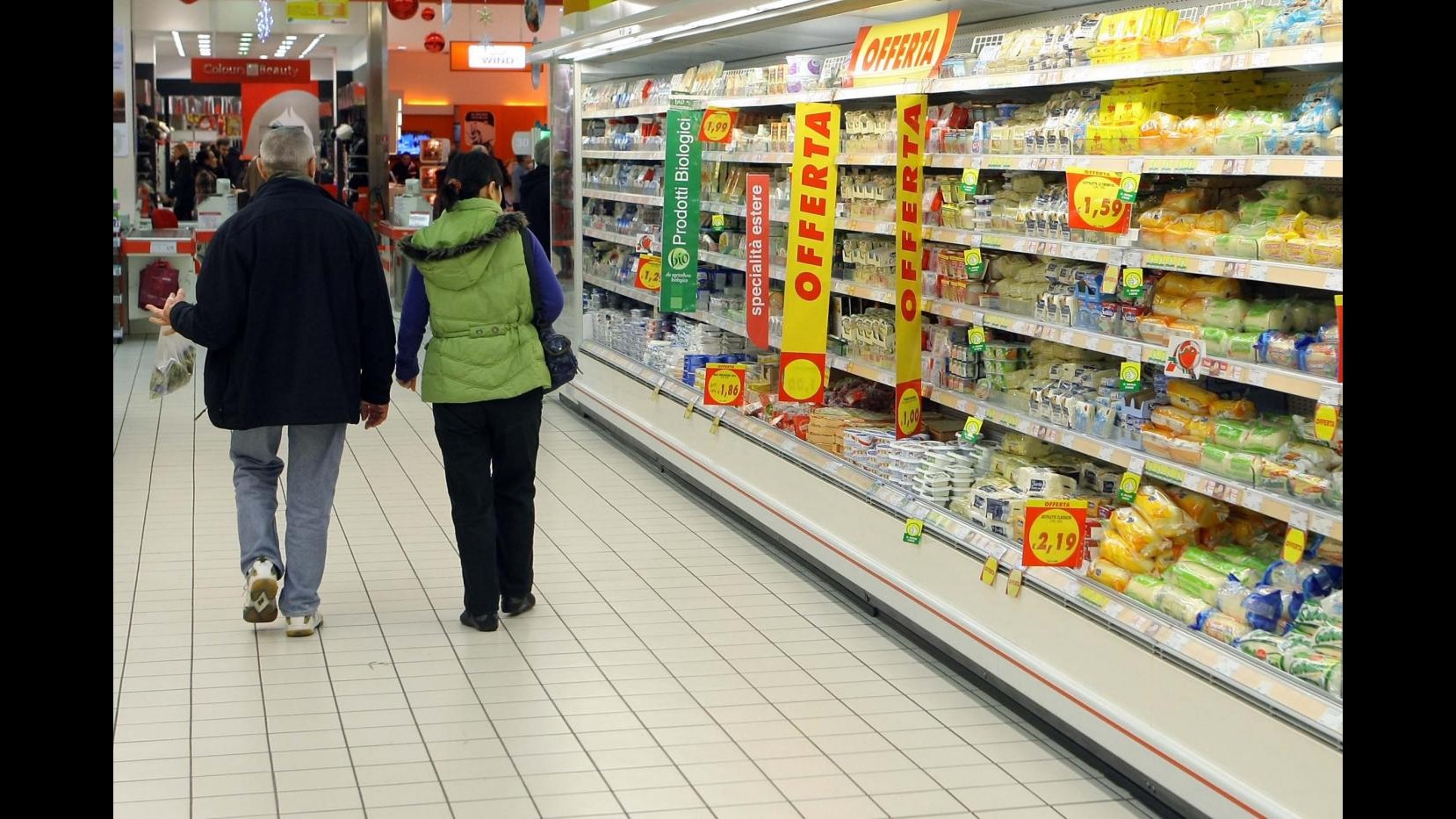 Istat: Vendite al dettaglio a marzo -0,3% su mese, -3% su anno