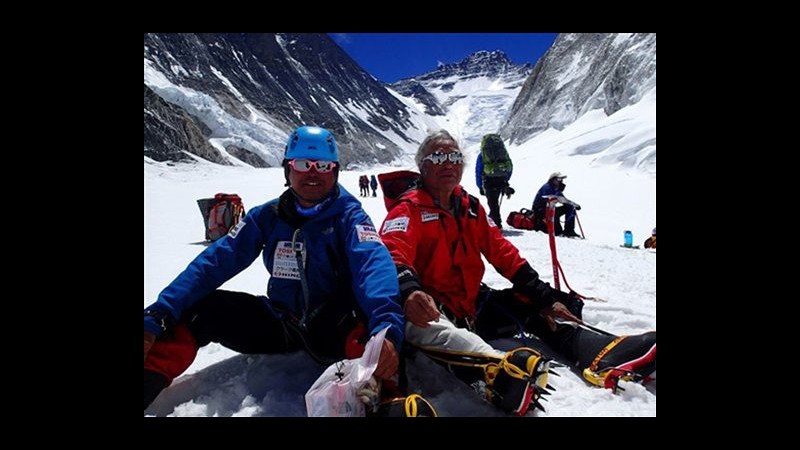 Giapponese 80enne prova a diventare più anziano a scalare Everest