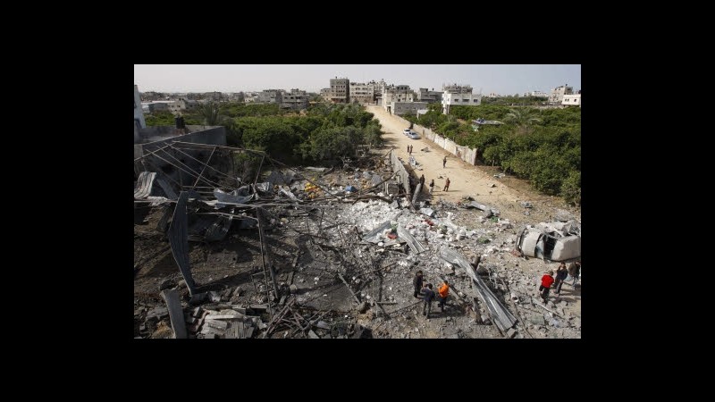 Nuovi raid Israele su Gaza: uccisi 7 militanti. Hamas promette vendetta