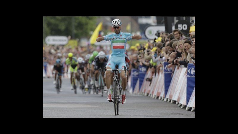 Tour de France, è subito Nibali: trionfa in seconda tappa ed è maglia gialla