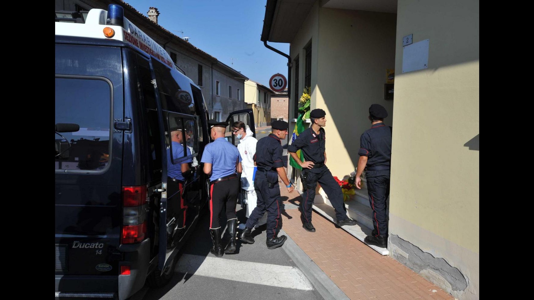 Sparatoria a Perugia: 4 feriti  Colpisce l’ex e un bimbo poi tenta il suicidio