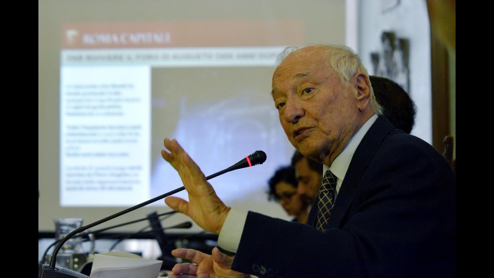 Piero Angela dimesso da ospedale dopo lieve malore