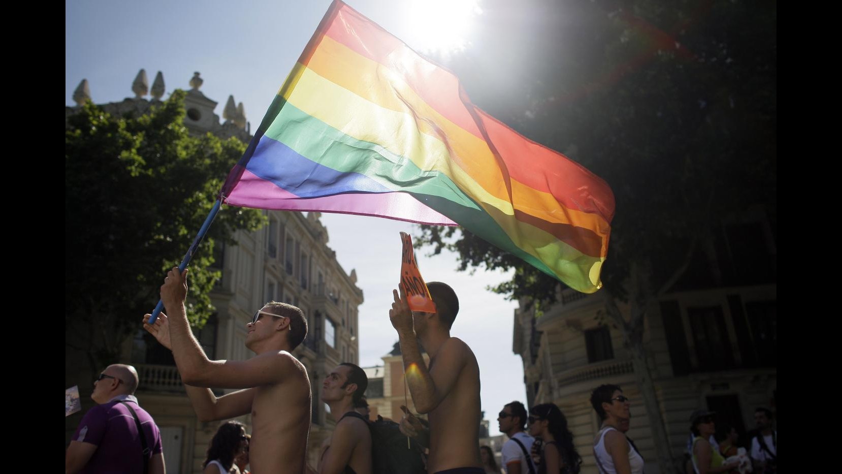 Gay pride Madrid fra colori e musica: 2 milioni i partecipanti