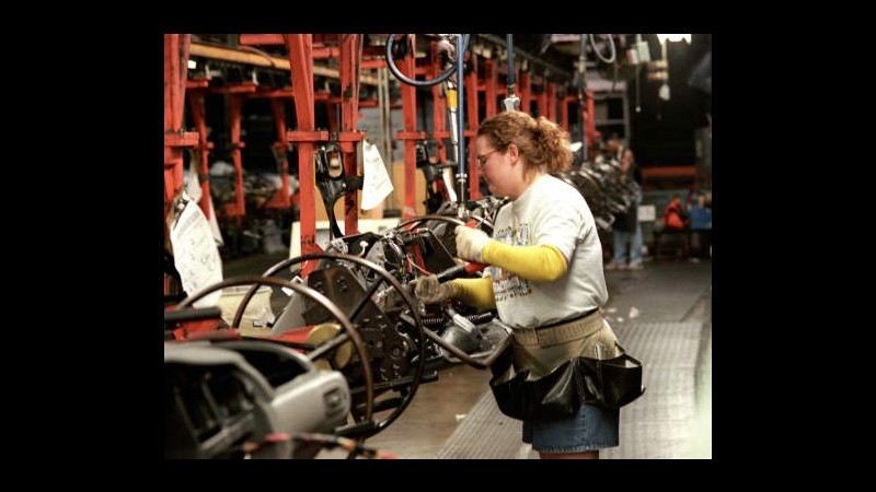 Industria, Istat: A marzo fatturato -0,9% su mese, -7,6% annuo
