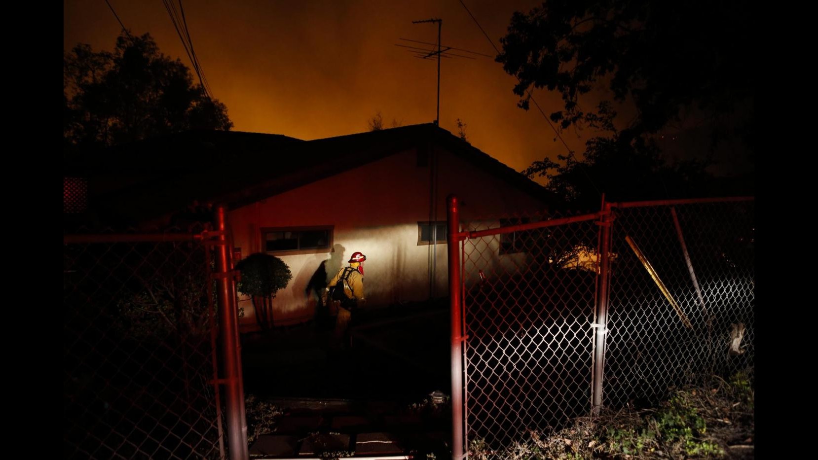 Morti 4 bambini in un incendio a Filadelfia