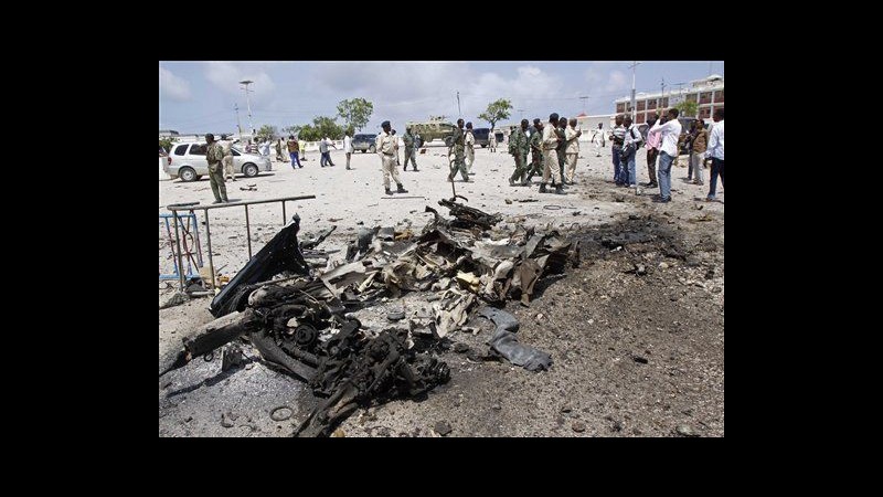 Autobomba contro Parlamento somalo: 4 morti. Al-Shabab rivendica