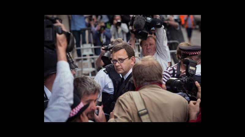 Ex direttore di News of the world, Andy Coulson, condannato a 18 mesi