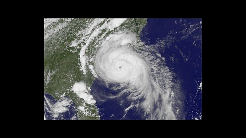 Usa, uragano Arthur raggiunge North Carolina: venti a 155 km all’ora