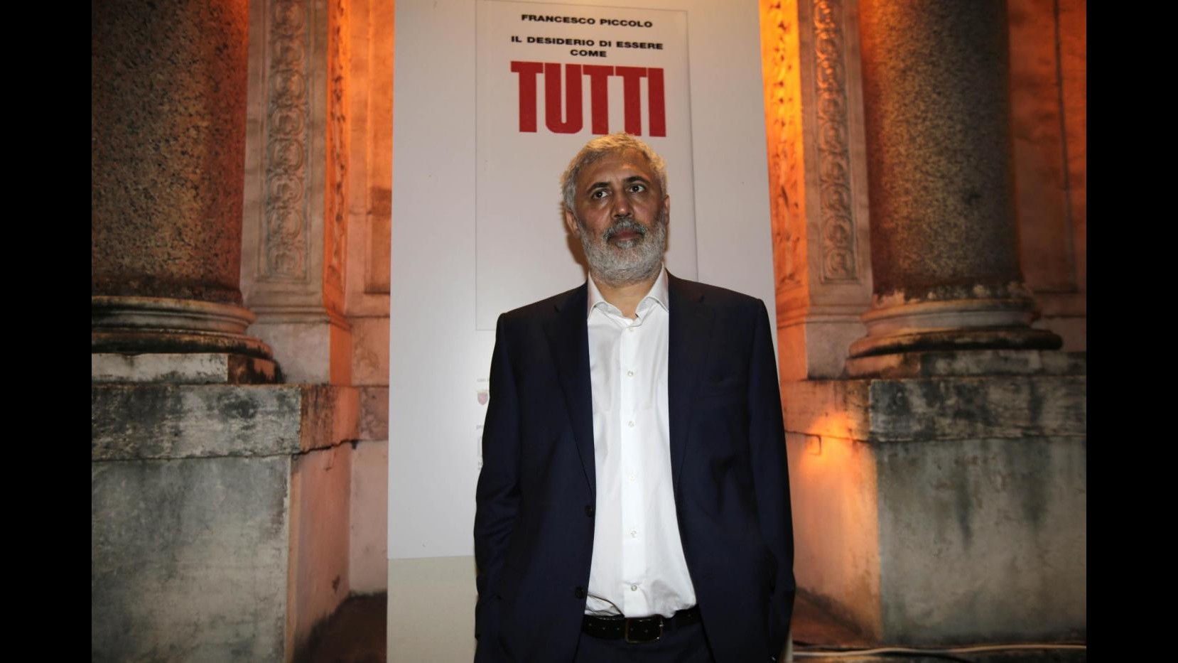 Premio Strega, vince Piccolo con ‘Il desiderio di essere come tutti’