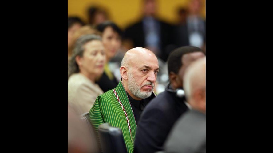 Afghanistan, razzi colpiscono l’elicottero di Karzai: nessuna vittima