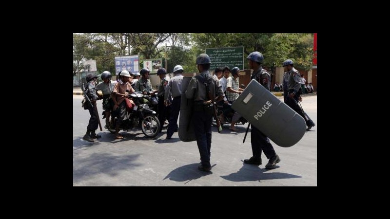 Birmania, ancora violenze tra buddisti e musulmani a Mandalay: 4 morti