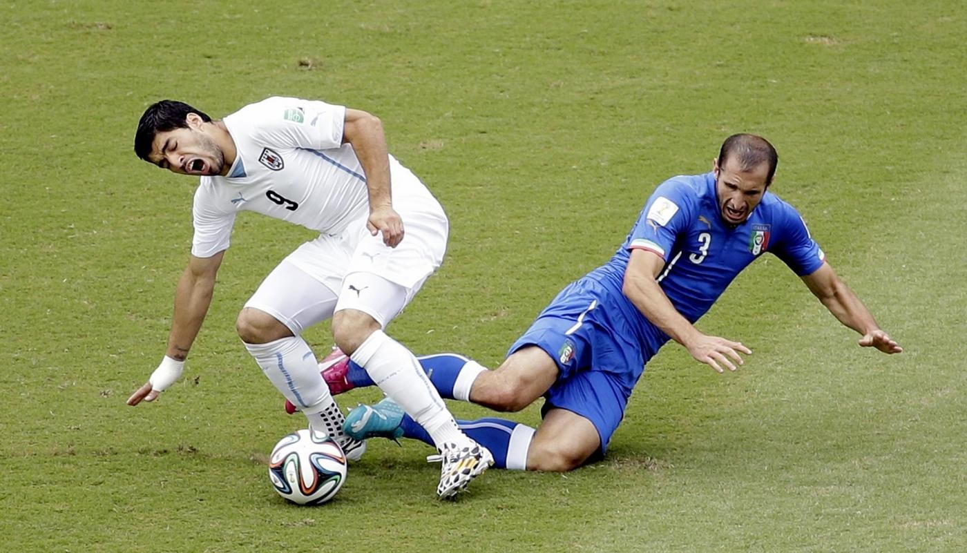 Mondiali 2014, Suarez fa mea culpa: Mi scuso con Chiellini e con il mondo del calcio