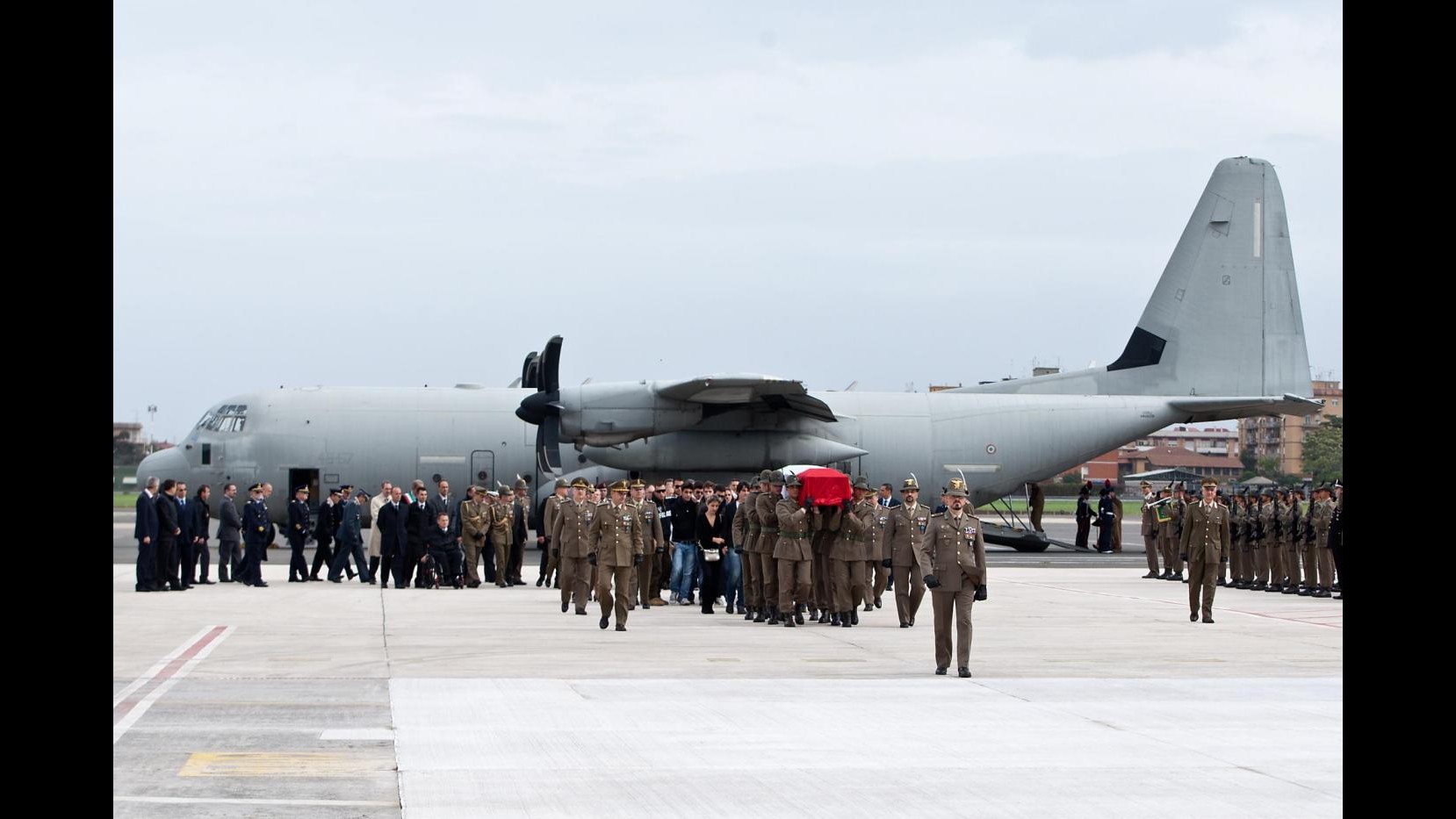 Afghanistan, arrivata a Ciampino salma del capitano La Rosa