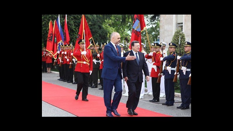 Albania, Barroso: Mettere da parte differenze e lavorare per riforme