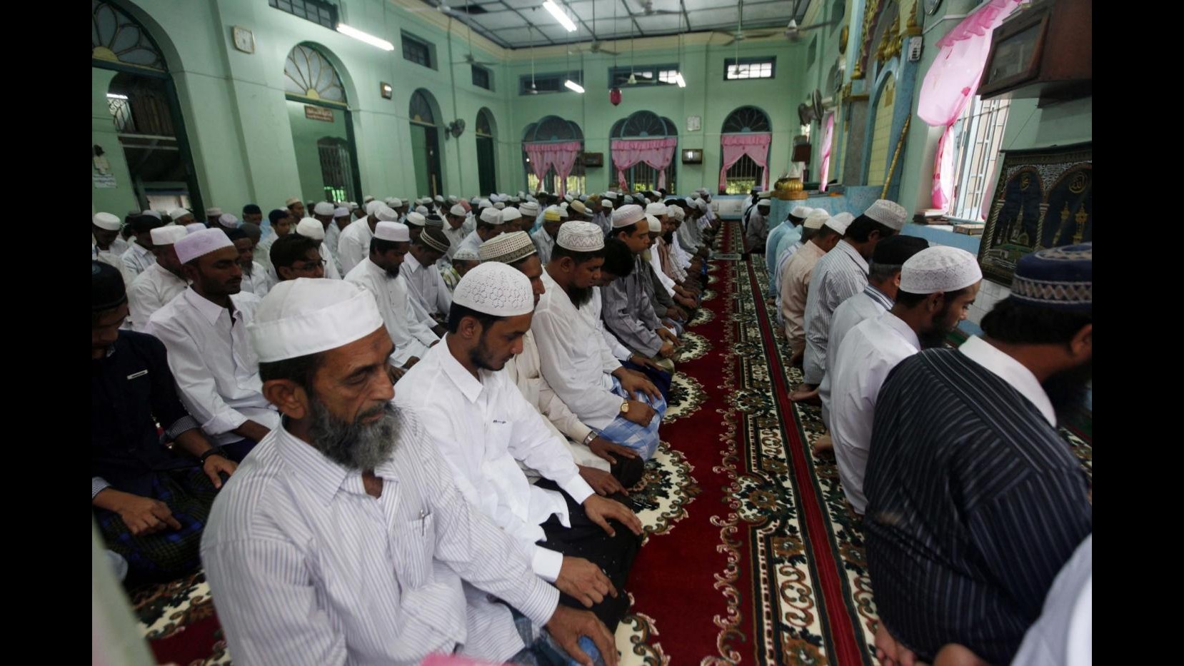 Ramadan al via per 1,6 miliardi di musulmani mentre Medioriente brucia