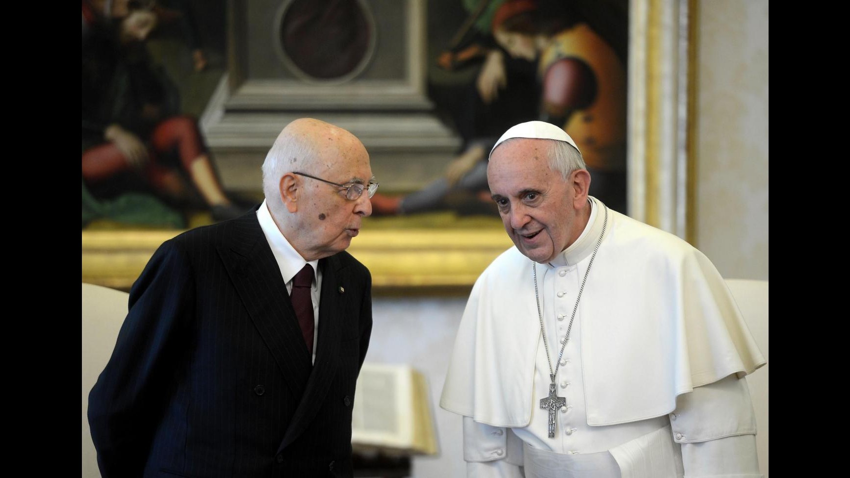 Napolitano in prima visita ufficiale a Papa Francesco: Tempo di solidarietà