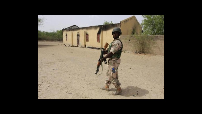 Nigeria, estremisti incendiano chiese in Borno: decine di morti